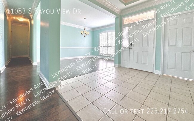 Building Photo - 11083 S Bayou View Dr