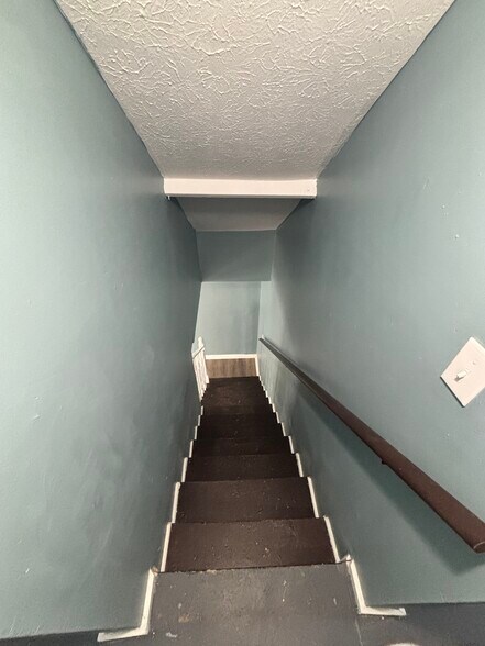 Building Photo - 1639 Dixdale Ave