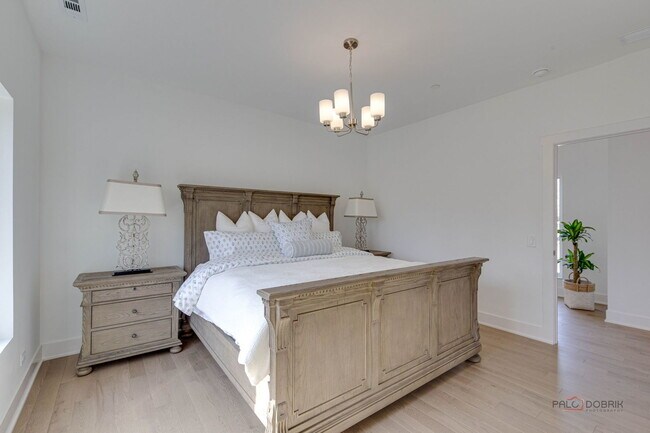 Building Photo - 19 Marina Dr