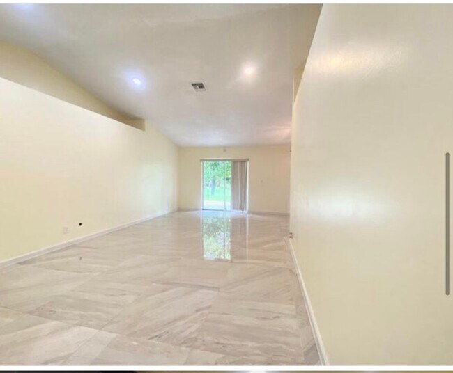 Building Photo - 5314 Blueberry Hill Ave