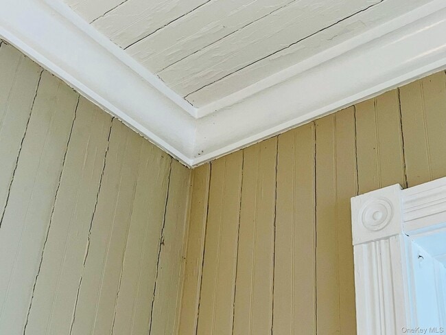 Building Photo - 67 River Rd