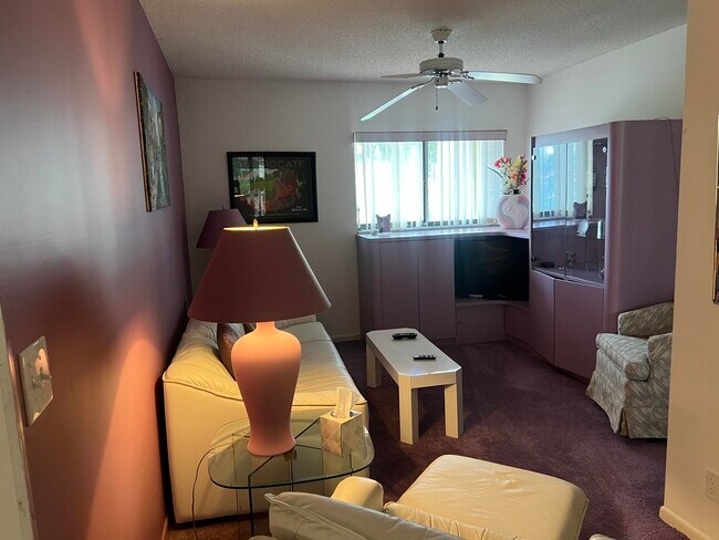 Building Photo - 10399 S Circle Lake Dr