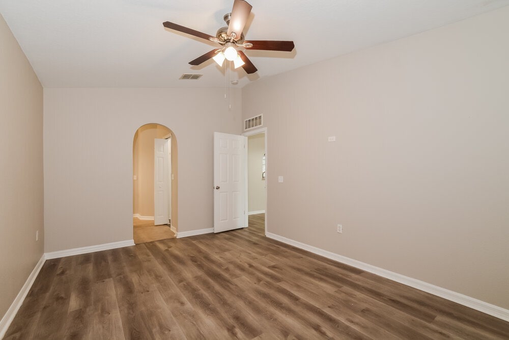 Building Photo - 2104 Aitkin Loop