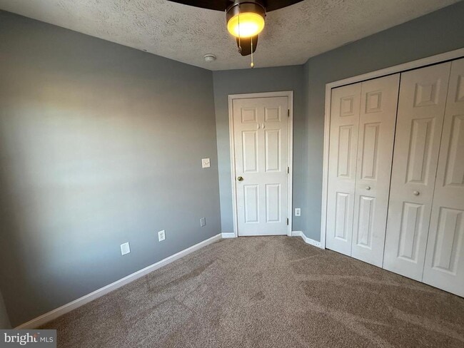 Building Photo - 10500 Boxmeer Ct