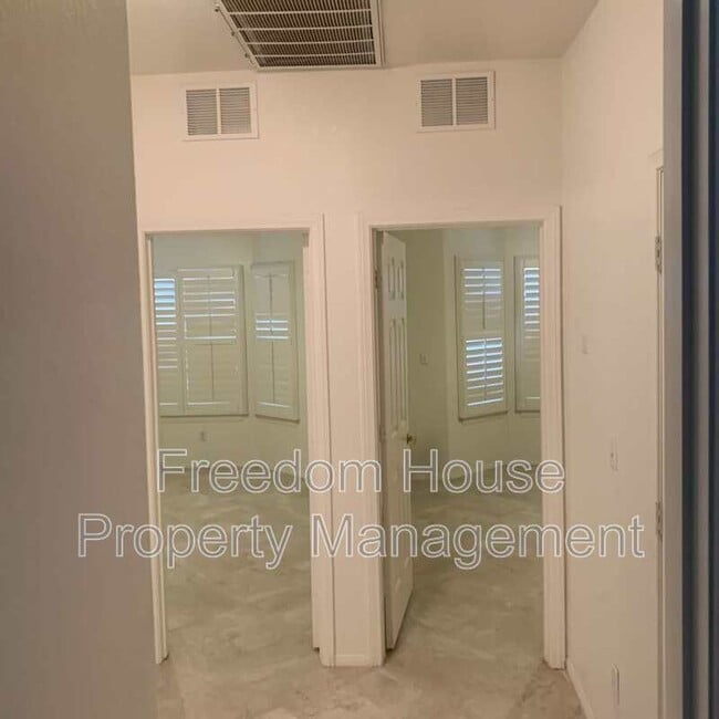 Building Photo - 3260 Helicopter Ave