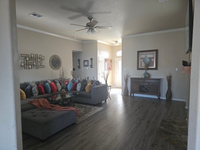 Building Photo - 3408 Lauren St