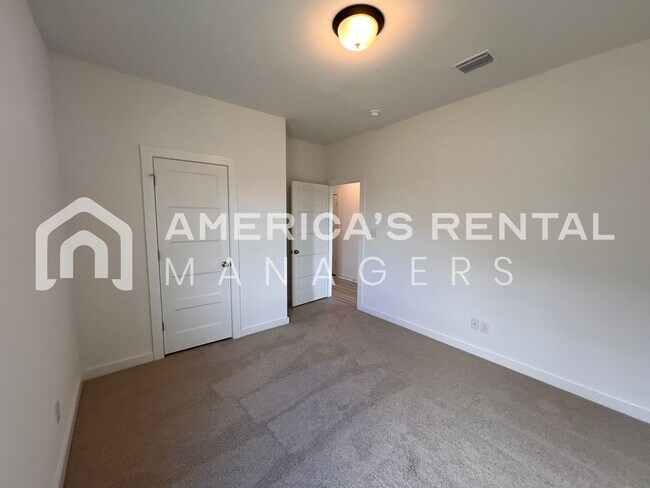 Building Photo - 21521 Tawny Lp