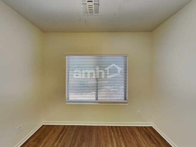 Building Photo - 4717 S Antonio