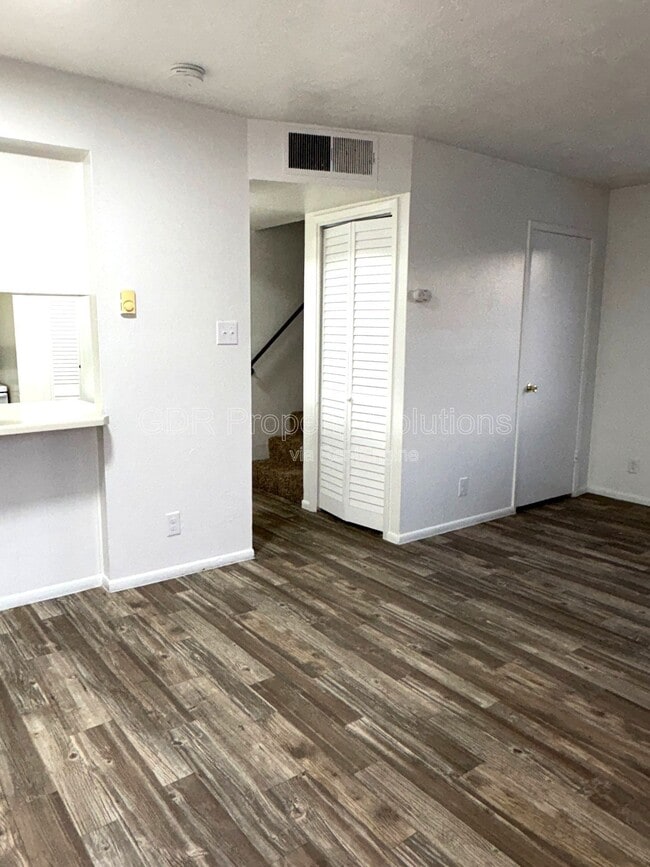 Building Photo - 3505 Tyson Pl NE