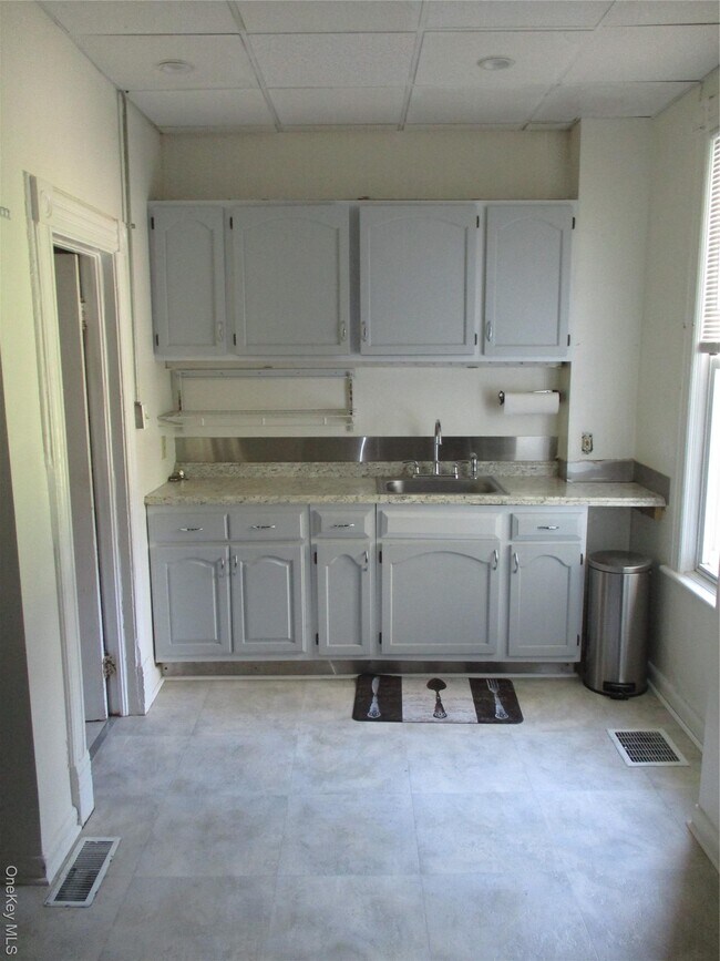 Building Photo - 33 Bay View Terrace