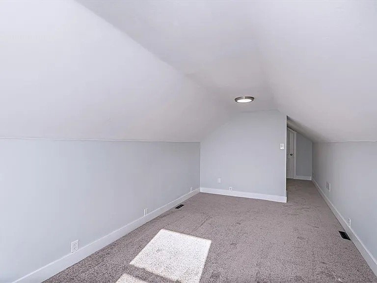 Building Photo - 1546 E Bradbury Ave