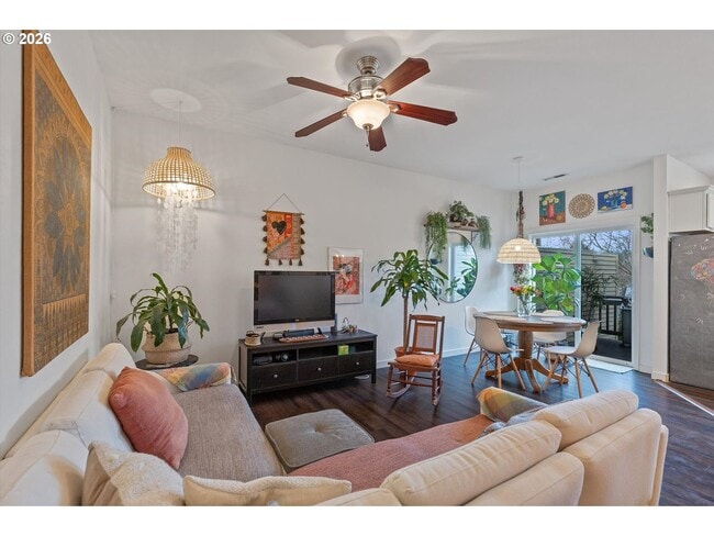 Building Photo - Spacious 3 Bedroom Townhome with Stainless Steel Appliances, Attached Garage & Open Layout