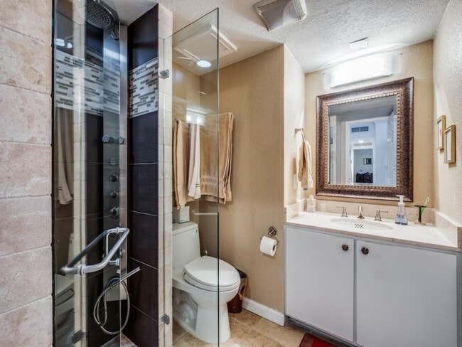 Building Photo - 3701 Turtle Creek Blvd