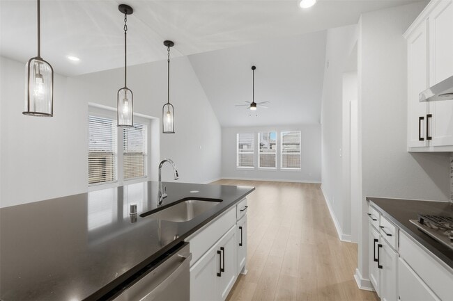 Building Photo - 5011 Bowen Pr Dr