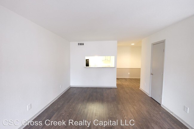 Building Photo - 1124 Rutland Dr