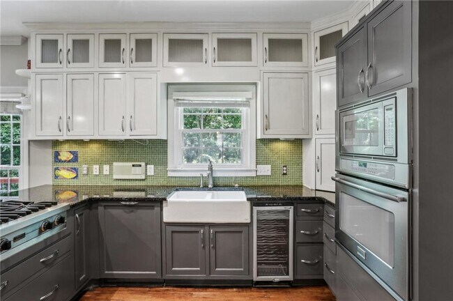 Building Photo - 2883 Wynfair Dr