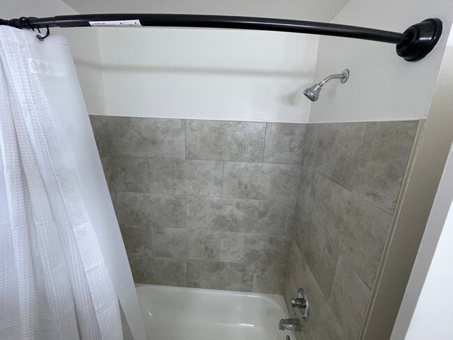 Building Photo - Wonderful and Spacious 4 Bedroom Concord H...