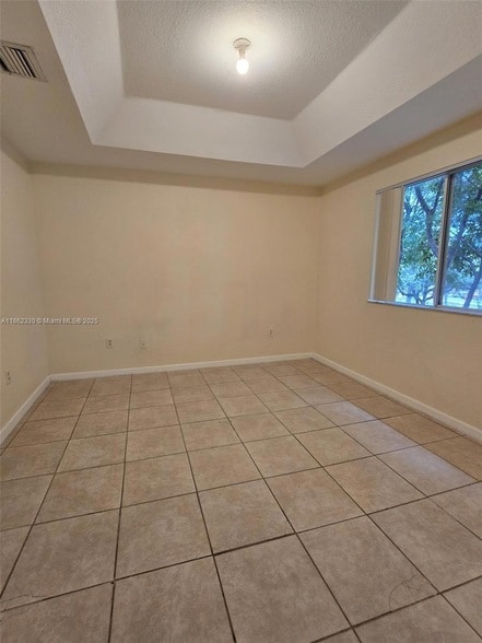 Building Photo - 2610 SE 14th Ave