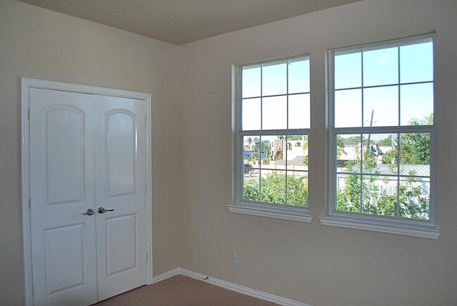 Building Photo - 5629 Dolores St