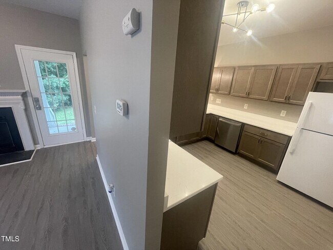 Building Photo - 4201 Beacon Crest Way