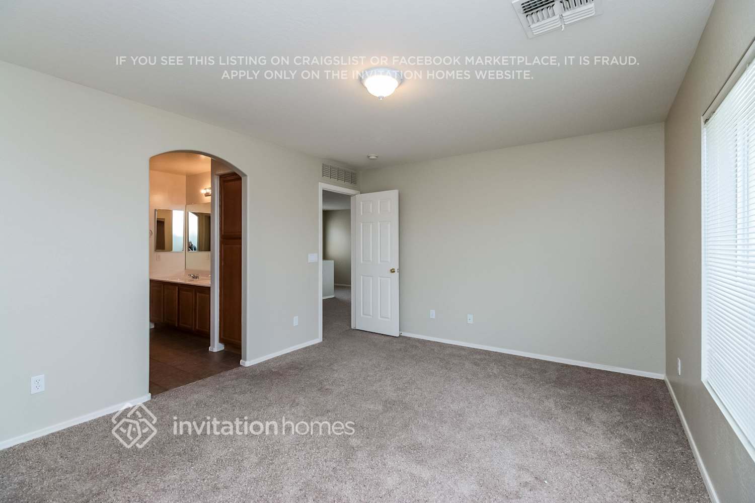 Building Photo - 22388 W La Vista Cir