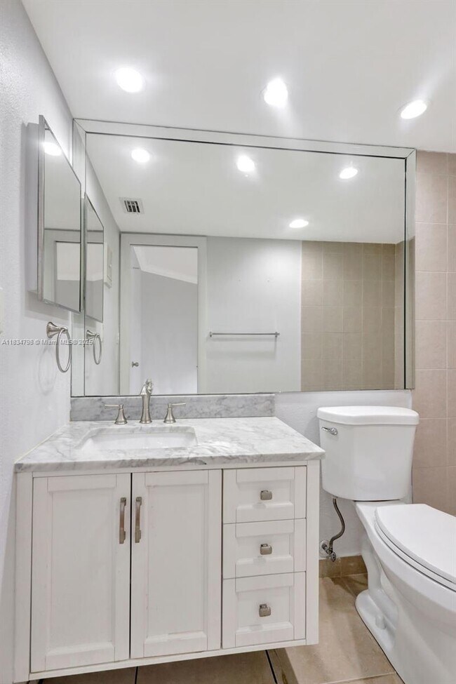 Building Photo - 10755 SW 108th Ave