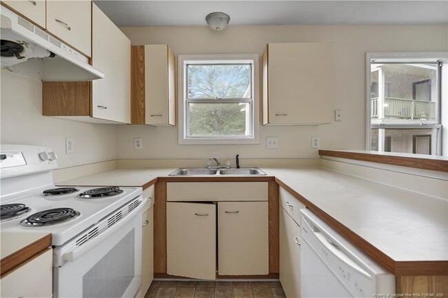 Building Photo - 6716 Willowbrook Dr