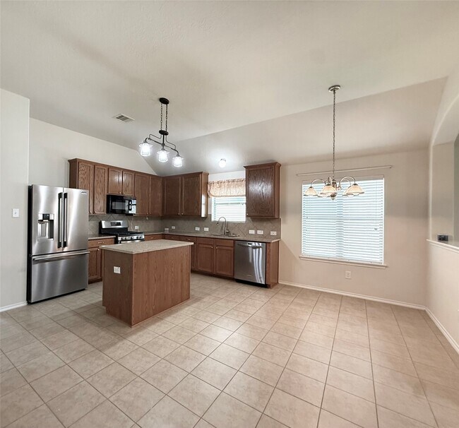 Building Photo - 24810 Lazy Tee Ln