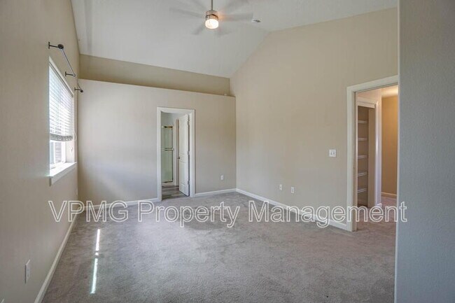 Building Photo - 4013 NE 89th Way