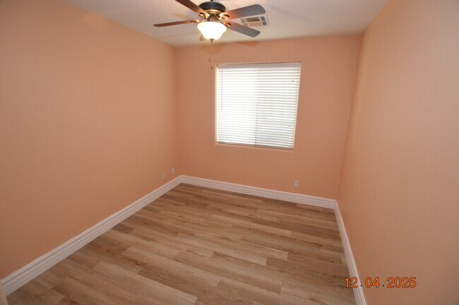 Building Photo - 638 Harvester Course Dr