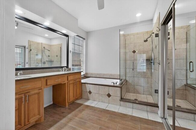 Building Photo - 1936 Gansett Dr