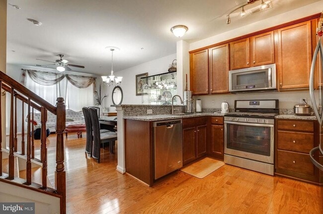Building Photo - 3009 Chesapeake Dr