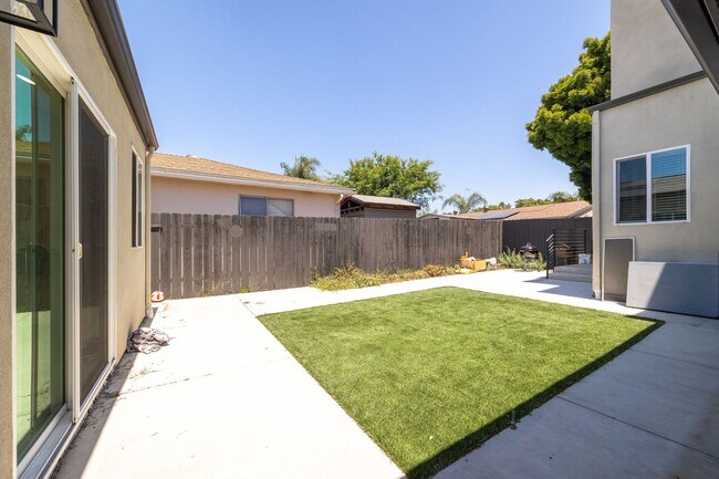 Building Photo - Fully Renovated 5 Bedroom Home Near SDSU - All Utilities Included!