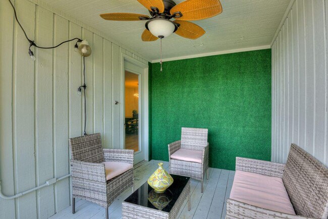 Building Photo - 110 Riverbend Dr