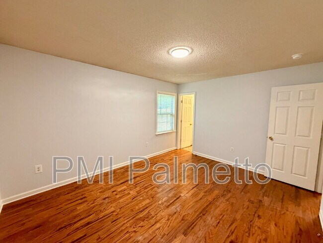 Building Photo - 119 Chatham Forest Cir