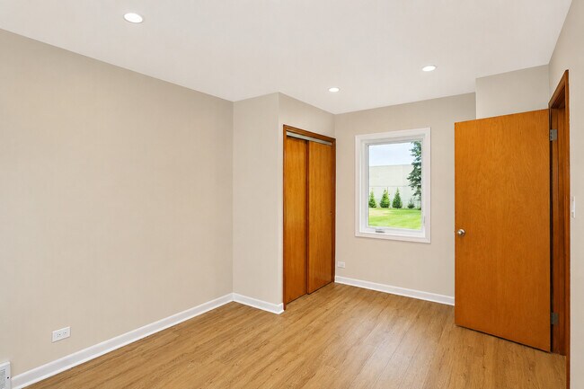 Building Photo - 7N435 Linden Ave