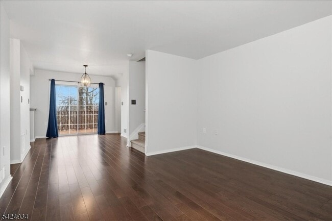 Building Photo - 5 Ajax Ct