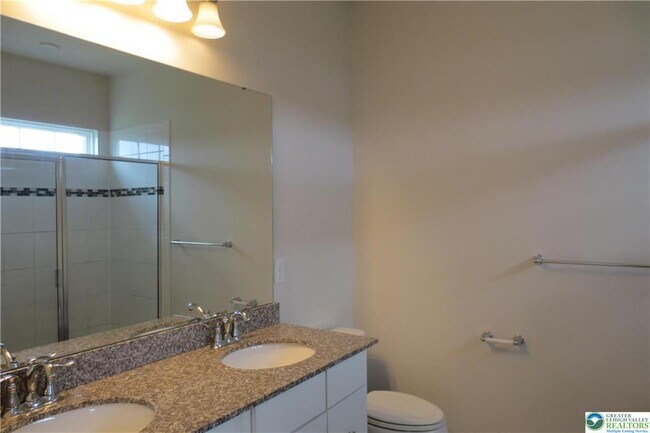 Building Photo - 2407 Cook Dr
