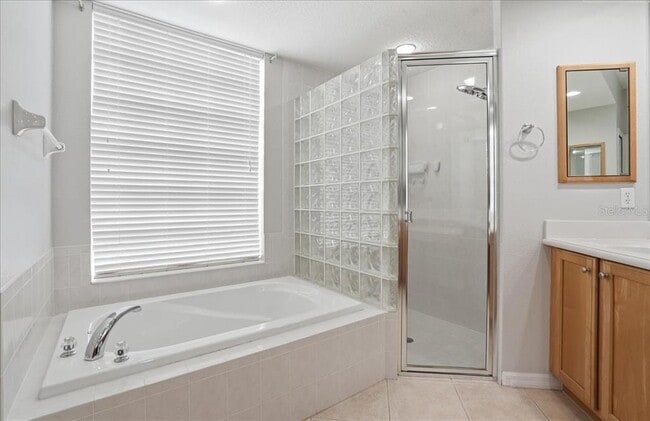 Building Photo - 6055 Wingspan Way