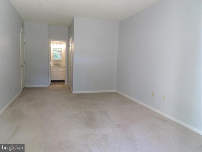 Building Photo - 113 Dresher Woods Dr
