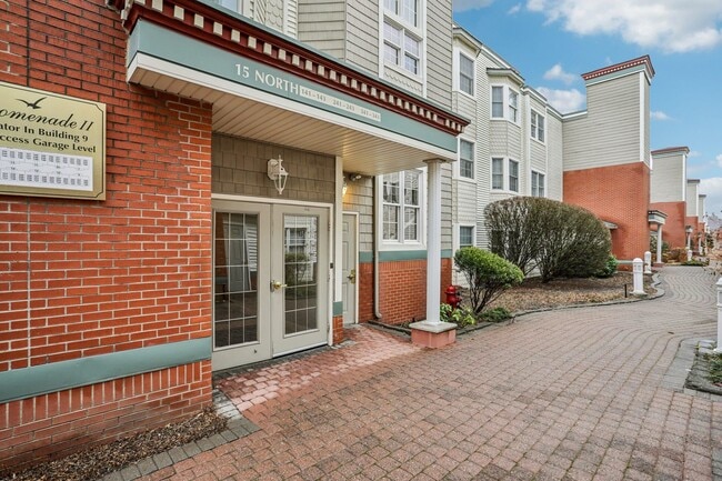 Building Photo - 343 The Promenade