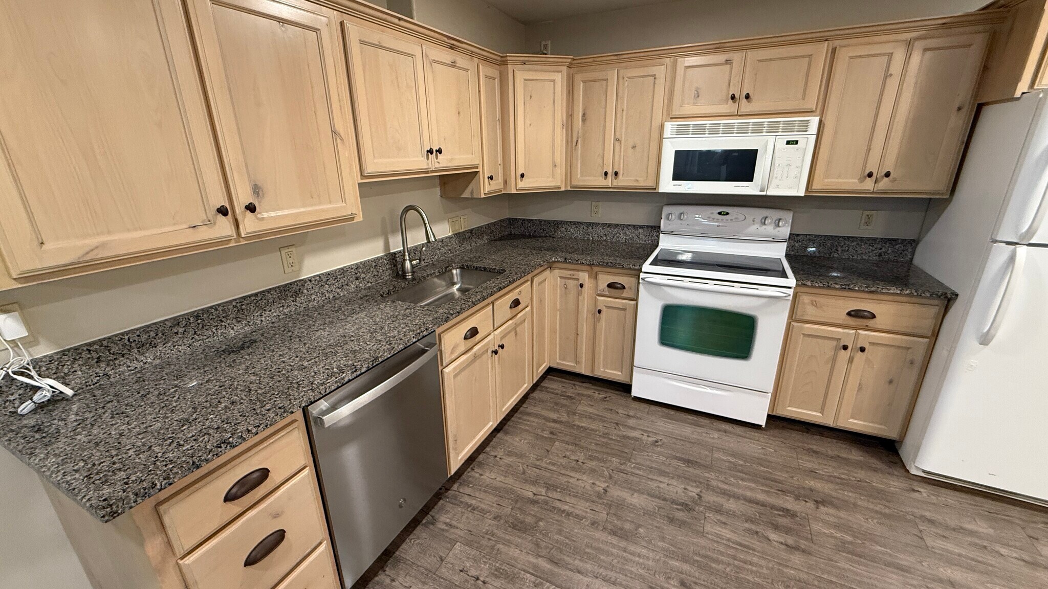 Building Photo - 3915 Timpview Dr