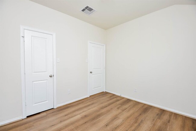 Building Photo - 16035 Dehay Ln