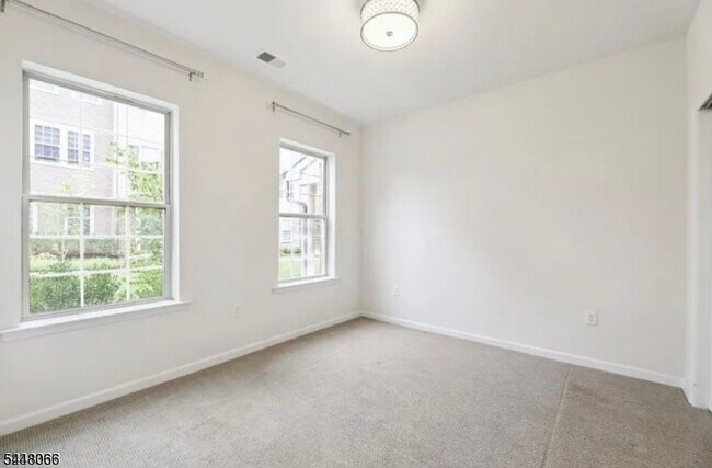 Building Photo - 4 Braeburn Ct