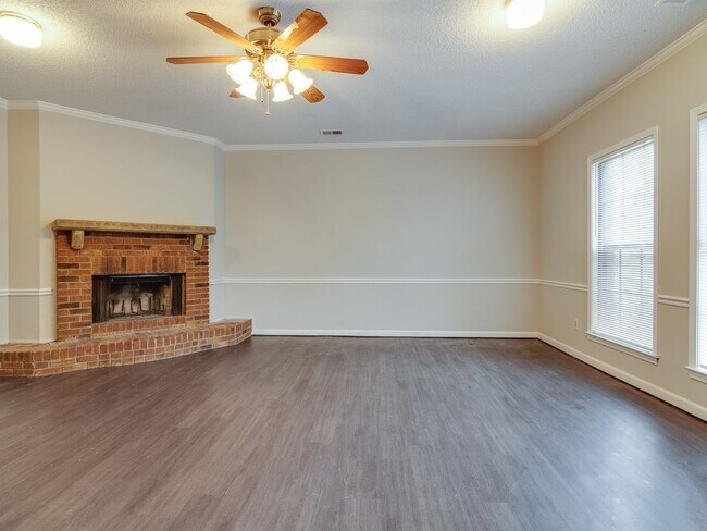 Building Photo - Spacious 3BR/2BA Bartlett rental home in GREAT location!