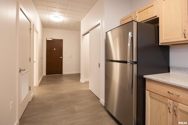 Building Photo - 509 9th St