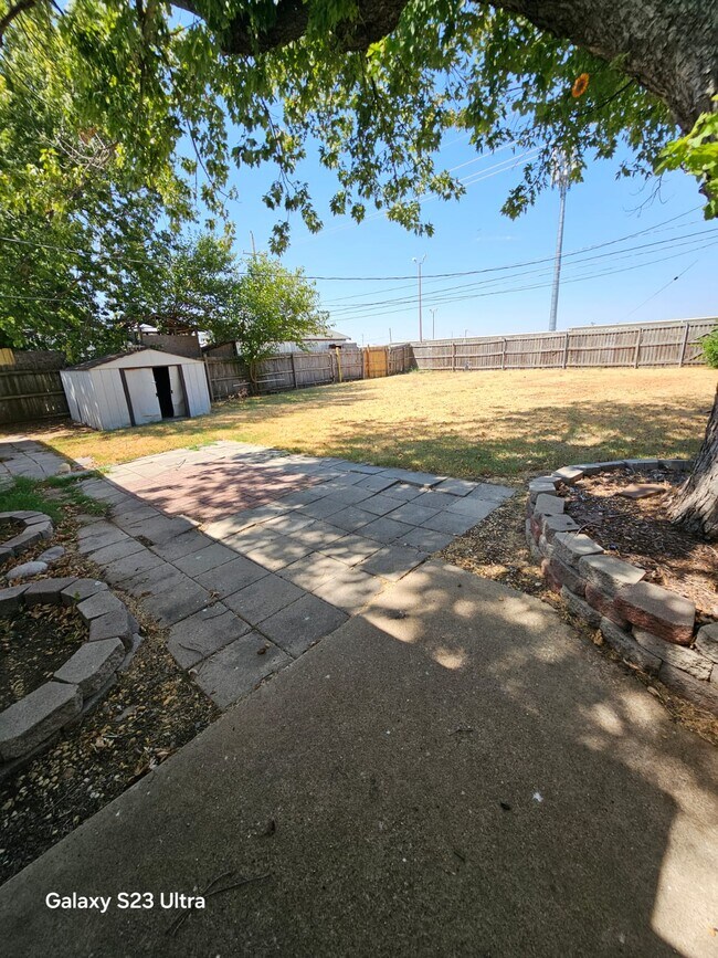 Building Photo - 908 NW 20th St