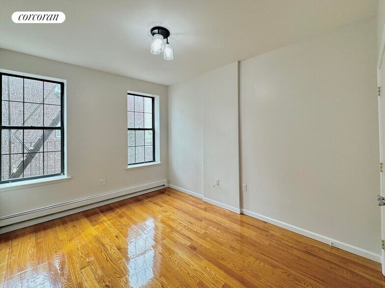Building Photo - 247 Troy Ave