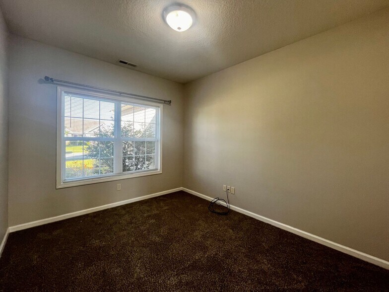 Building Photo - 11013 Calera Passage
