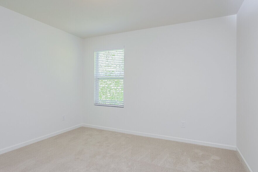 Building Photo - 559 Green Willow Cir